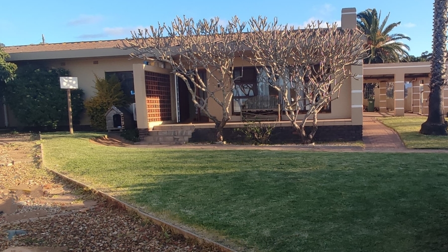 5 Bedroom Property for Sale in Vredenburg Western Cape